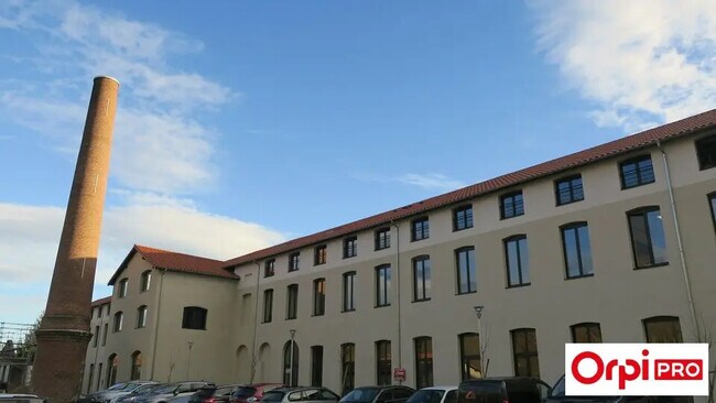 Plus de détails pour Local d'activités à louer