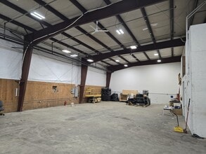440 Industrial Dr, Naperville, IL à louer Photo intérieure– Image 1 sur 10