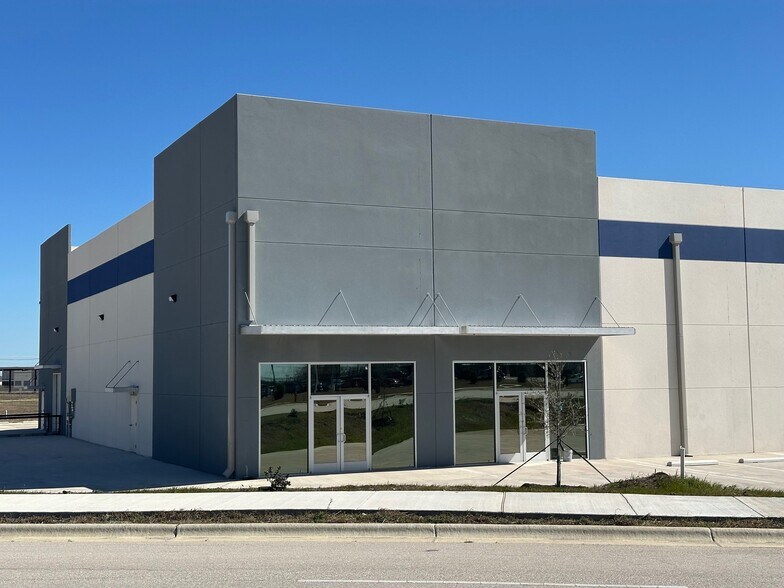250 Chula HI Dr, Buda, TX à louer - Photo de l’immeuble – Image 2 sur 13
