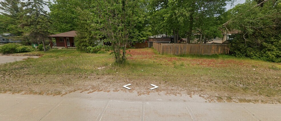 1444 Mosley st, Wasaga Beach, ON à vendre - Photo de l’immeuble – Image 1 sur 2