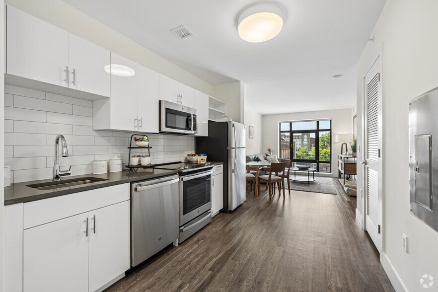 42 Broad St W, Mount Vernon, NY à louer - Photo intérieure – Image 3 sur 60