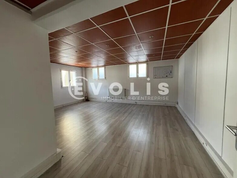 Local d’activités dans Neuilly-sur-Marne à louer - Photo intérieure – Image 1 sur 7