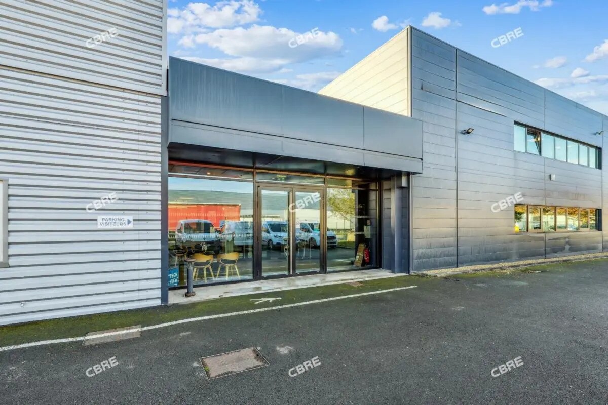 Industriel/Logistique dans Blanquefort à vendre Photo de l’immeuble– Image 1 sur 16