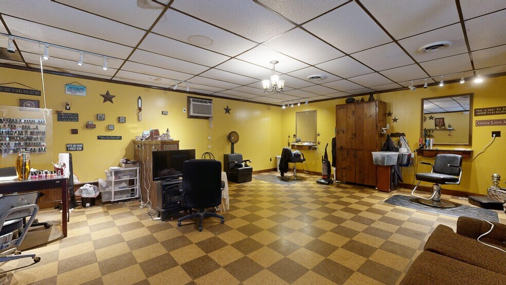 352 Hancock St, Rumford, ME à vendre - Photo intérieure – Image 3 sur 17