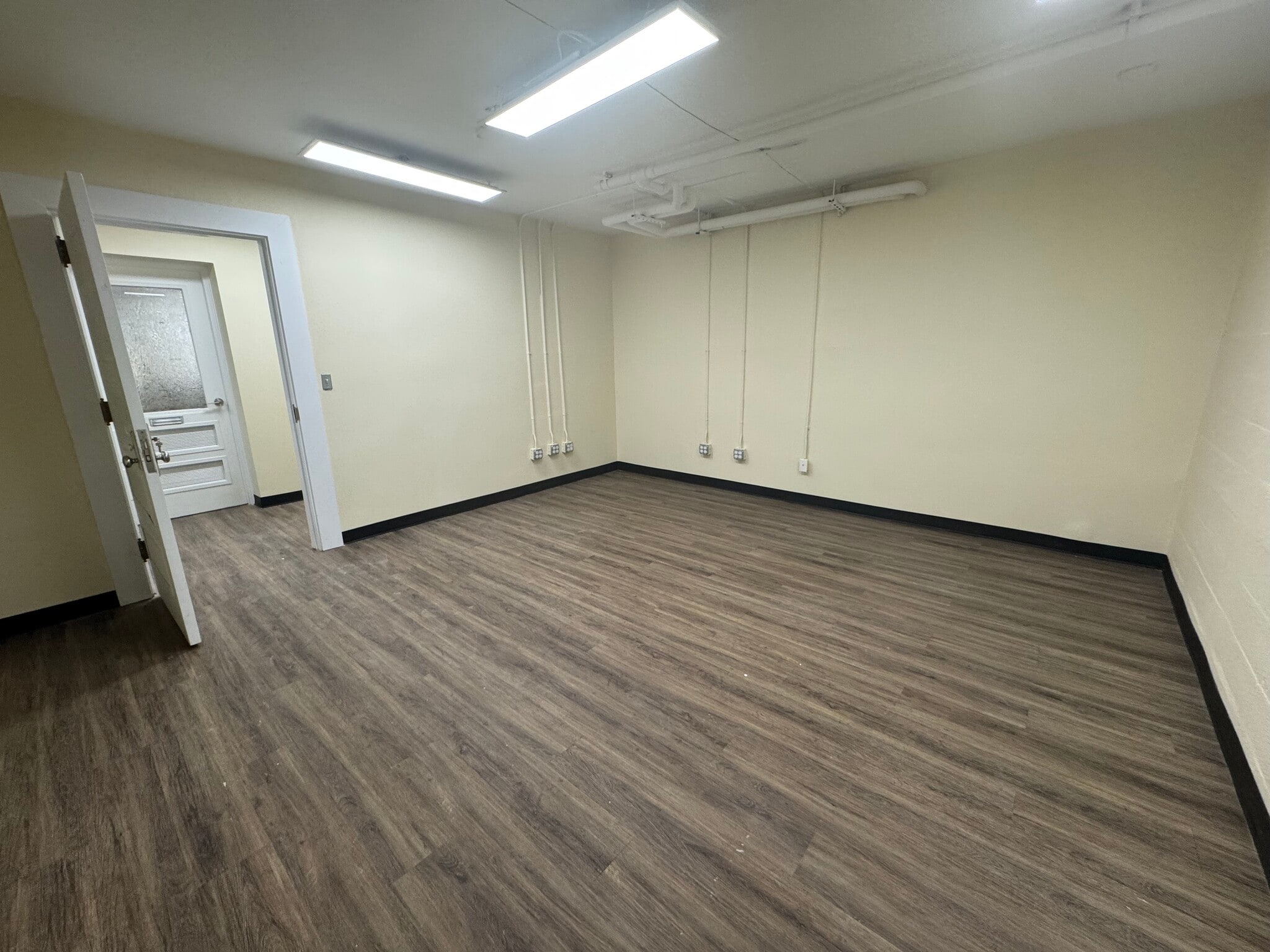 221 E Van Buren Ave, Harlingen, TX à louer Photo intérieure– Image 1 sur 3