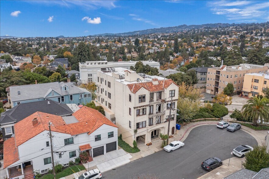 3719 Emerson St, Oakland, CA à vendre - Photo de l’immeuble – Image 2 sur 25