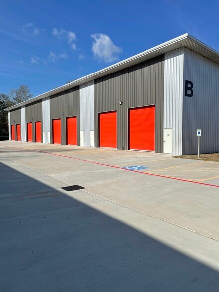 8908 Dowdell Rd, Tomball, TX à louer - Photo de l’immeuble – Image 1 sur 20