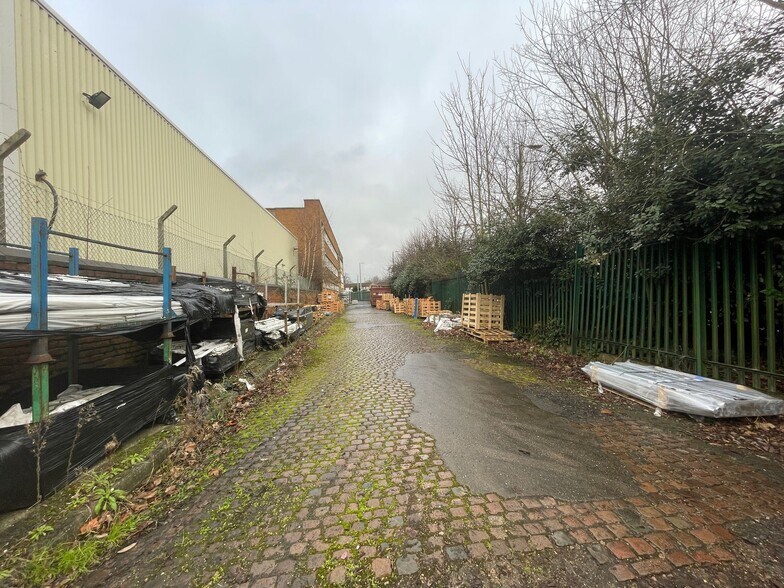 Wilford Rd, Nottingham à vendre - Photo de l’immeuble – Image 3 sur 5