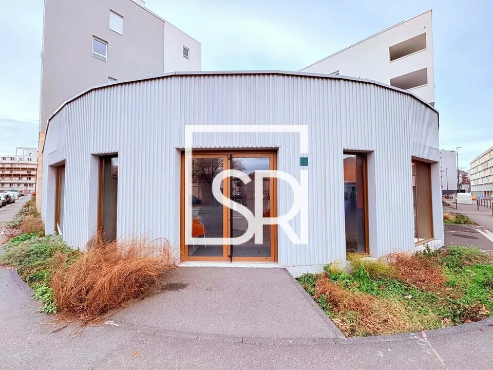 Bureau dans Clermont-Ferrand à louer Photo de l’immeuble– Image 1 sur 11