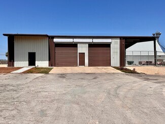 Plus de détails pour 1501 Lillian Ave, Jourdanton, TX - Local d'activités à louer