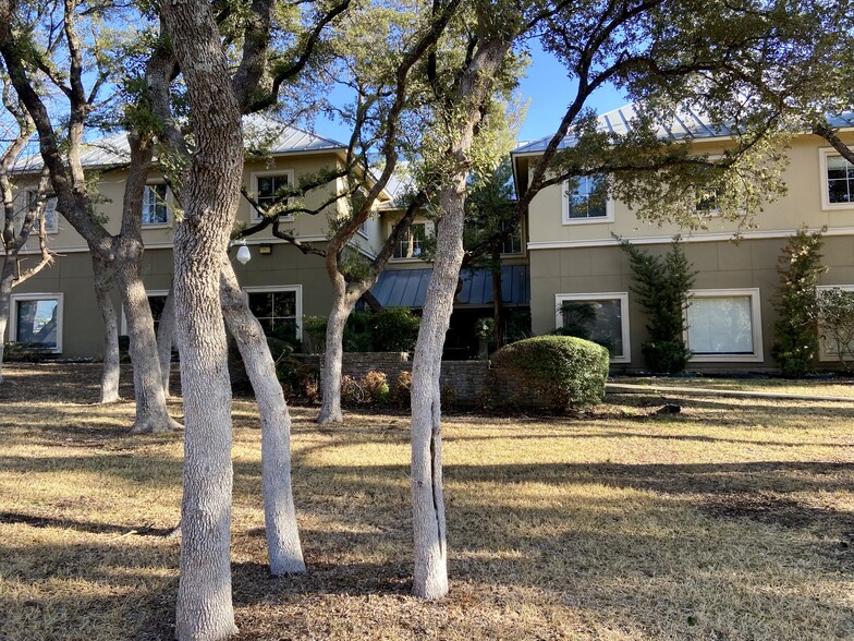 13526 George Rd, San Antonio, TX à louer - Photo de l’immeuble – Image 2 sur 9