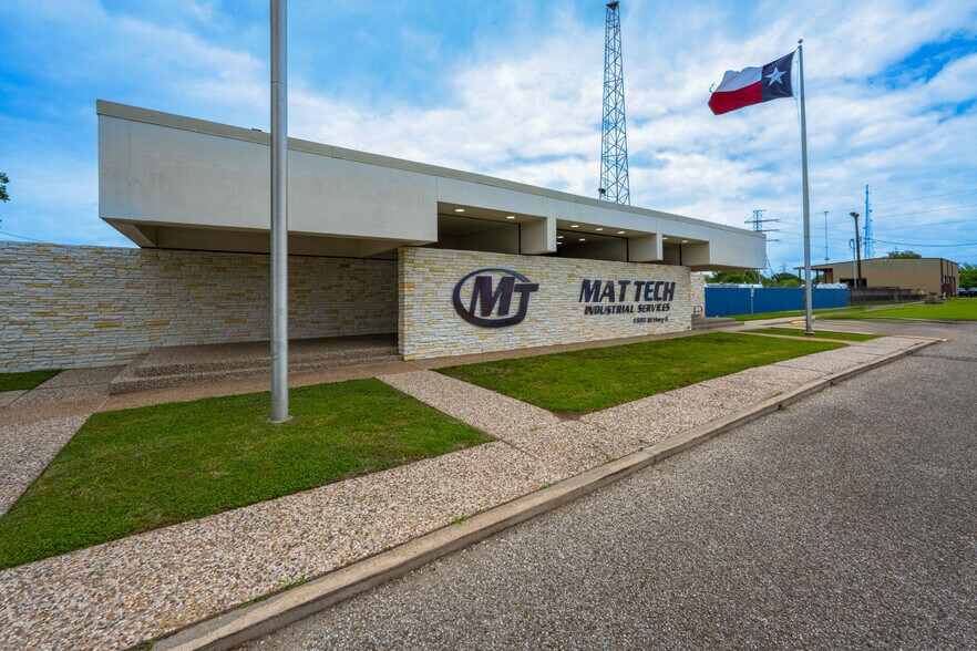 1500 W Highway 6, Alvin, TX à vendre - Photo de l’immeuble – Image 2 sur 35