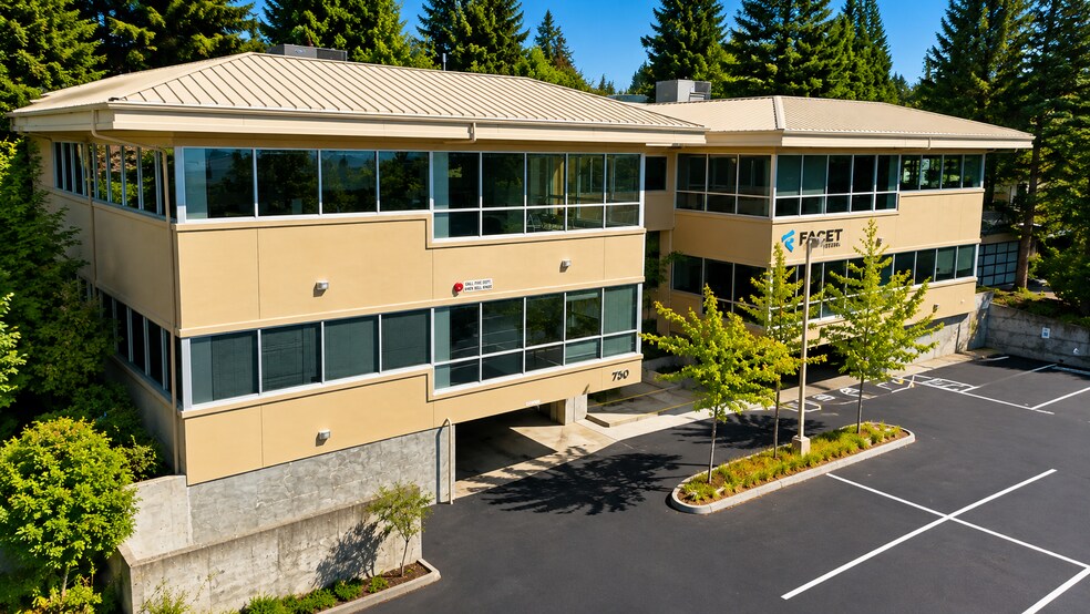 720-750 6th St S, Kirkland, WA à louer - Photo de l’immeuble – Image 1 sur 4