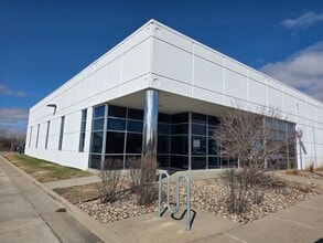 1421 S Bell Ave, Ames, IA à louer Photo de l’immeuble– Image 1 sur 12