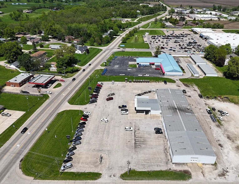 2051 N Main St, Canton, IL à vendre - Photo de l’immeuble – Image 3 sur 23