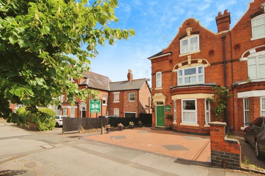 8 Bewdley Hl, Kidderminster à vendre - Photo de l’immeuble – Image 3 sur 24