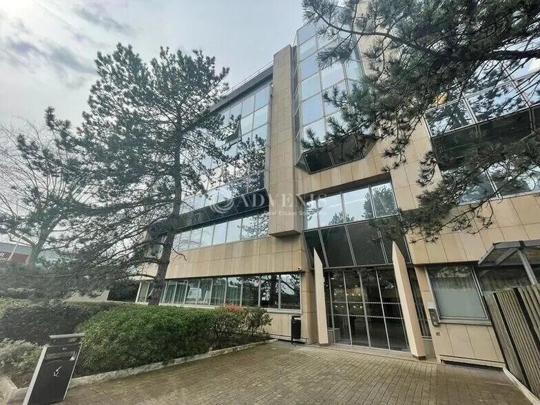Bureau dans Vélizy-Villacoublay à louer - Photo de l’immeuble – Image 2 sur 3