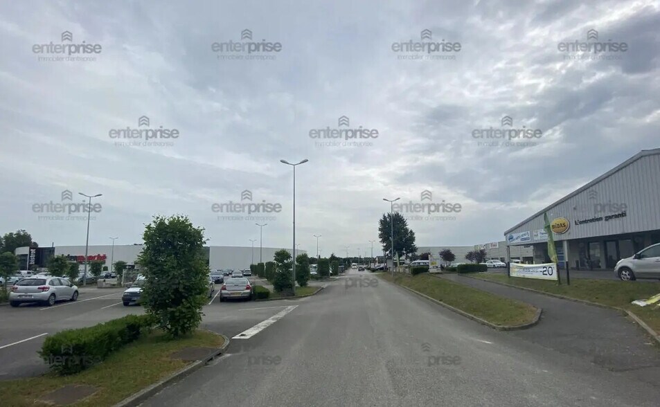 Local commercial dans Senlis à louer - Photo de l’immeuble – Image 3 sur 5