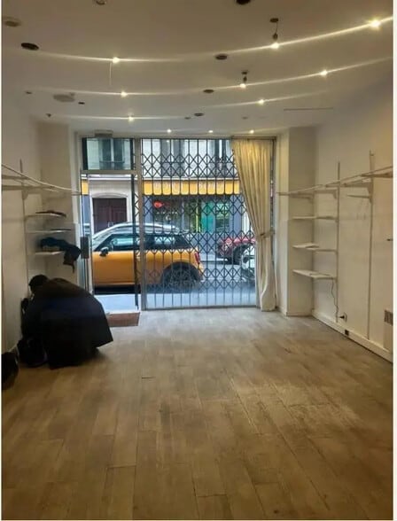 Local commercial dans Paris à vendre - Photo intérieure – Image 1 sur 5