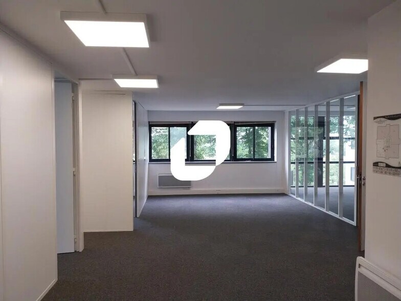 Bureau dans Orvault à louer - Photo de l’immeuble – Image 1 sur 15