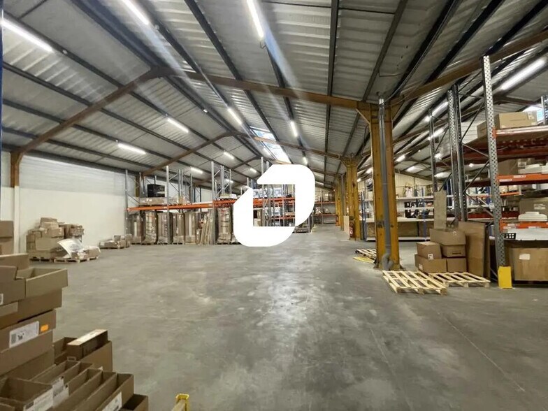 Bureau dans Saint-Médard-en-Jalles à louer - Photo intérieure – Image 2 sur 7