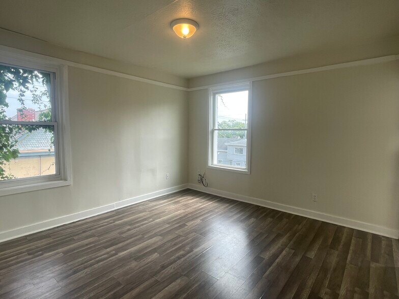 1273 Iliff Ave, Cincinnati, OH à vendre - Photo de l’immeuble – Image 3 sur 11