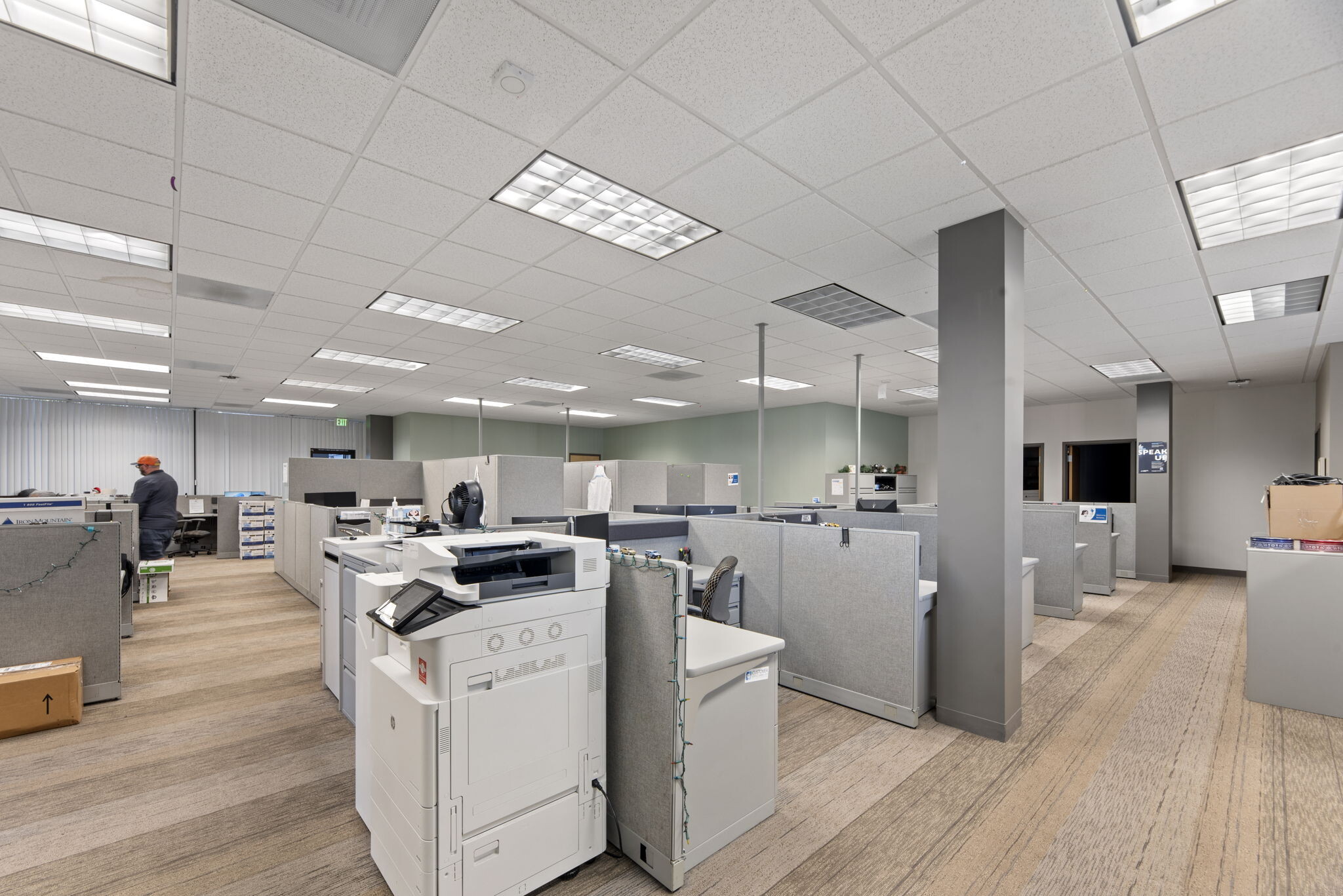 223 E Thousand Oaks Blvd, Thousand Oaks, CA à louer Photo intérieure– Image 1 sur 2