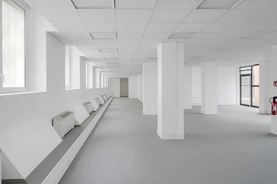 45-47 Rue Des Vinaigriers, Paris à louer - Photo intérieure – Image 1 sur 8