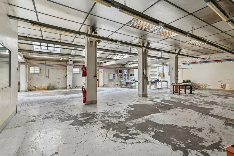 Local commercial dans Paris à louer - Photo de l’immeuble – Image 3 sur 12