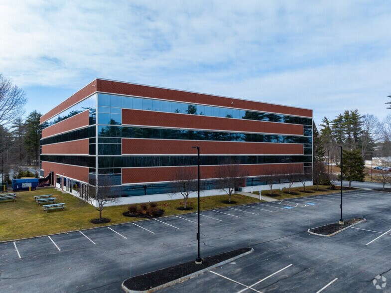 325 Corporate Dr, Portsmouth, NH à louer - Photo de l’immeuble – Image 3 sur 5