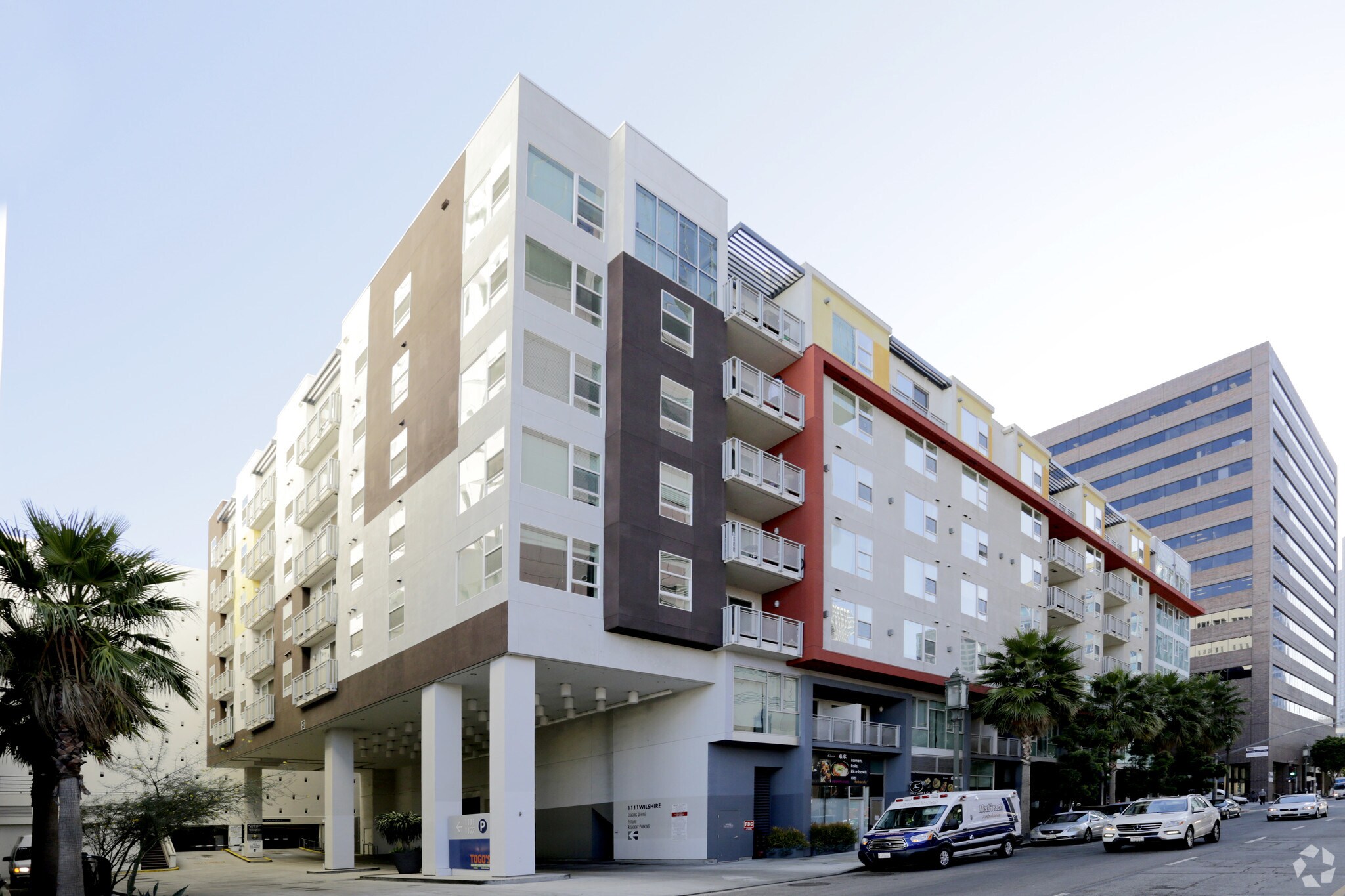 1111 Wilshire Blvd, Los Angeles, CA à louer Photo de l’immeuble– Image 1 sur 33