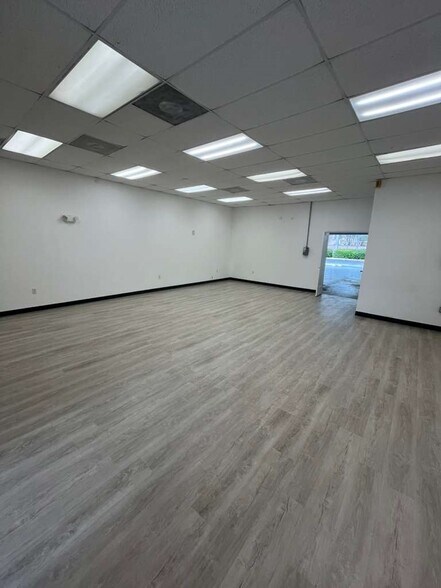 1525 NW 3rd St, Deerfield Beach, FL à louer - Photo de l’immeuble – Image 2 sur 15