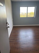 12275 Woodbine Ave, Whitchurch-Stouffville, ON à louer Photo intérieure– Image 2 sur 3