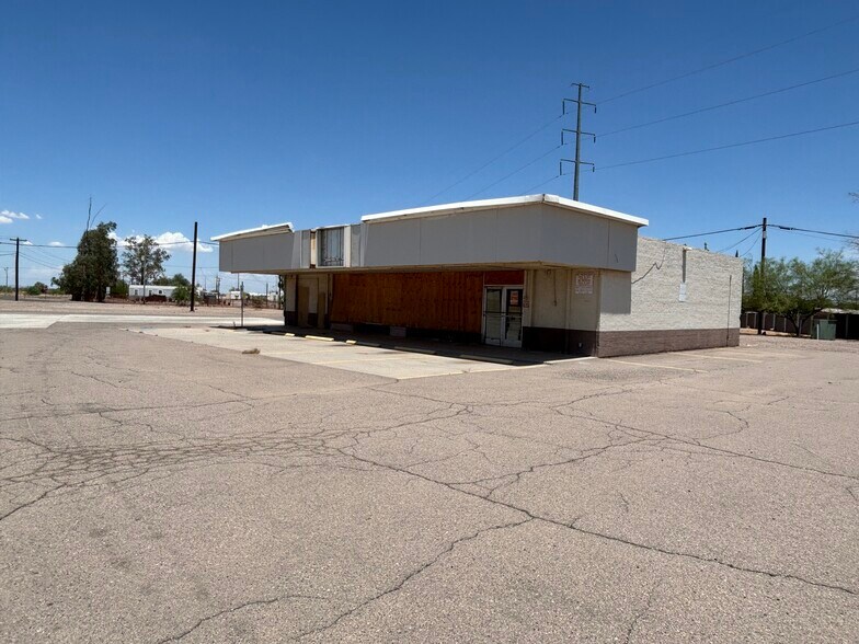 612 W Frontier St, Eloy, AZ à louer - Photo de l’immeuble – Image 3 sur 11