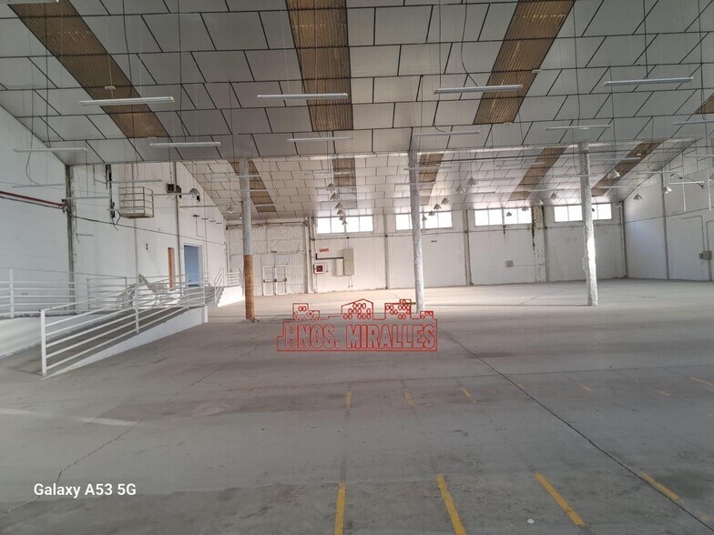 Industriel/Logistique dans Aspe à vendre - Photo intérieure – Image 2 sur 42