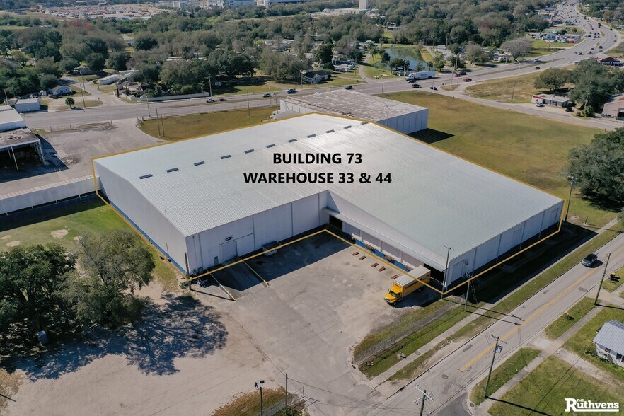 625 W Bridgers Ave, Auburndale, FL à louer - Photo de l’immeuble – Image 3 sur 18