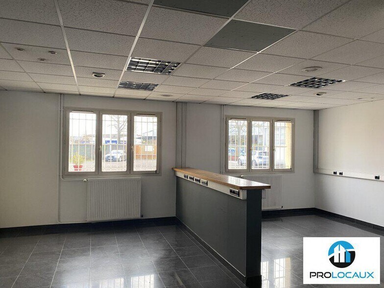 11 Rue Du Wage, Beauvais à louer - Photo de l’immeuble – Image 2 sur 3