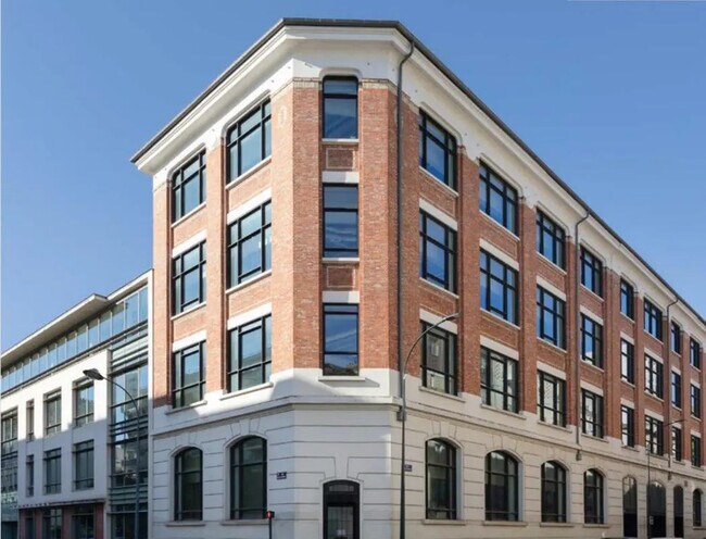 Plus de détails pour 24 Rue Villeneuve, Clichy - Bureau à louer