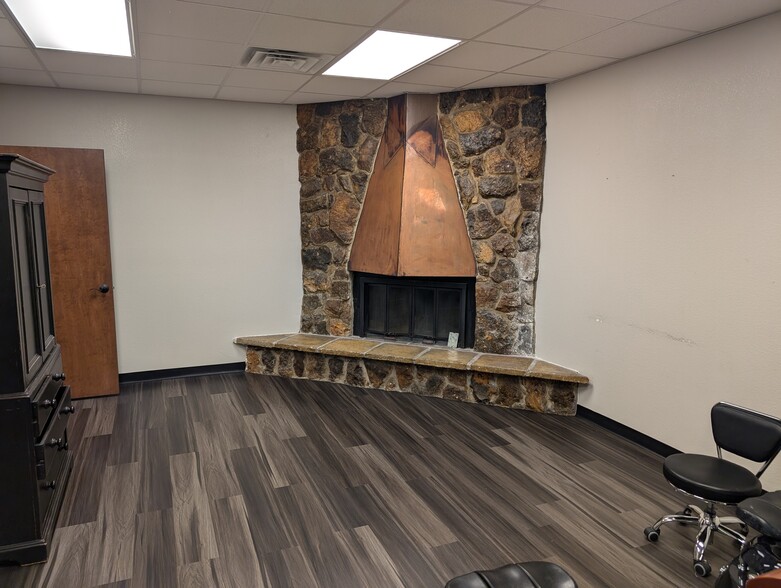 921 Lake Air Dr, Waco, TX à louer - Photo de l’immeuble – Image 2 sur 8