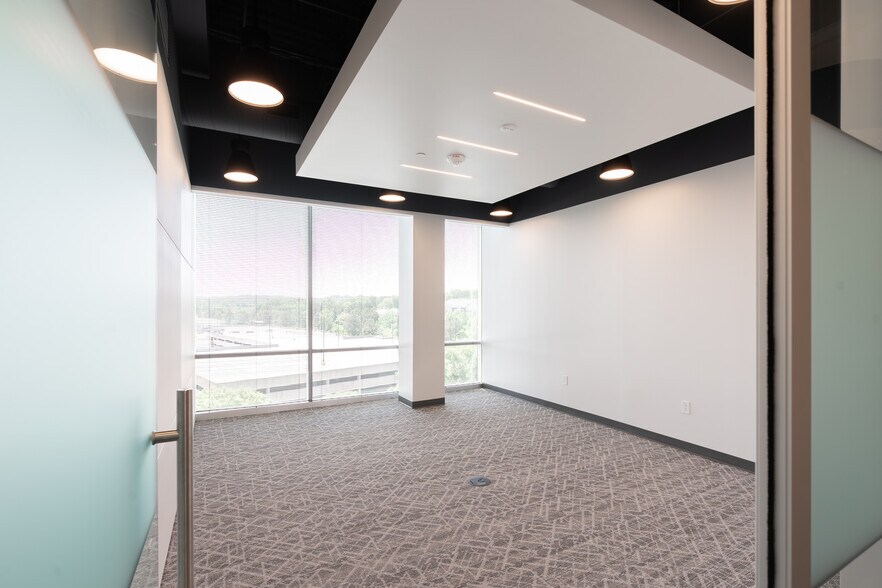4509 Creedmoor Rd, Raleigh, NC à louer - Photo intérieure – Image 3 sur 24