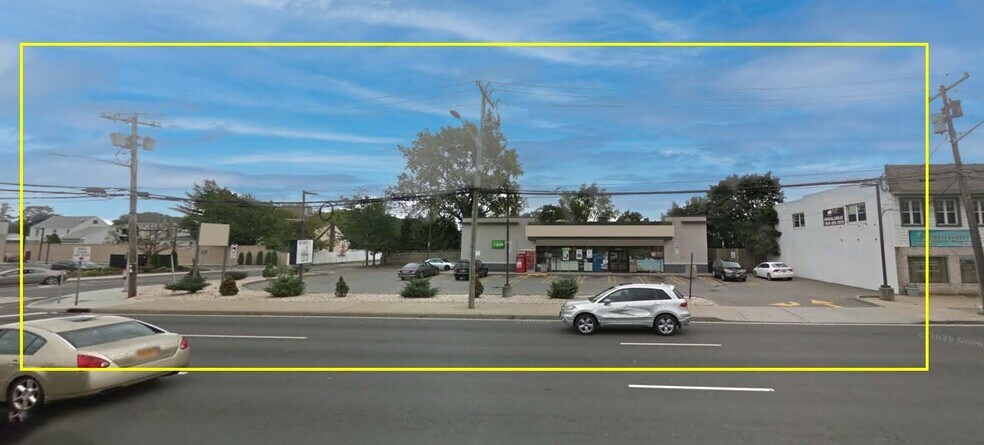 2138 Hempstead Tpke, East Meadow, NY à louer - Photo de l’immeuble – Image 2 sur 7