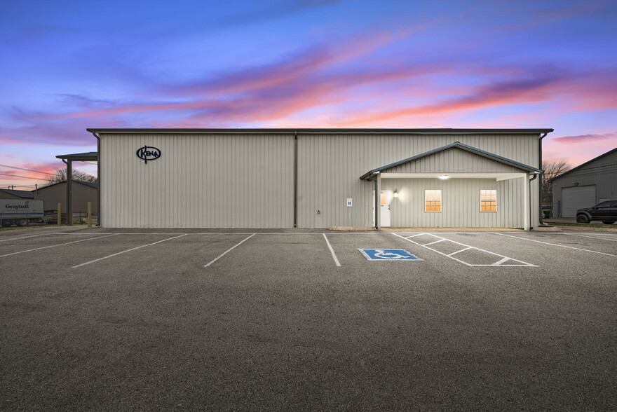 1799 Alpine Dr, Clarksville, TN à louer - Photo de l’immeuble – Image 1 sur 47