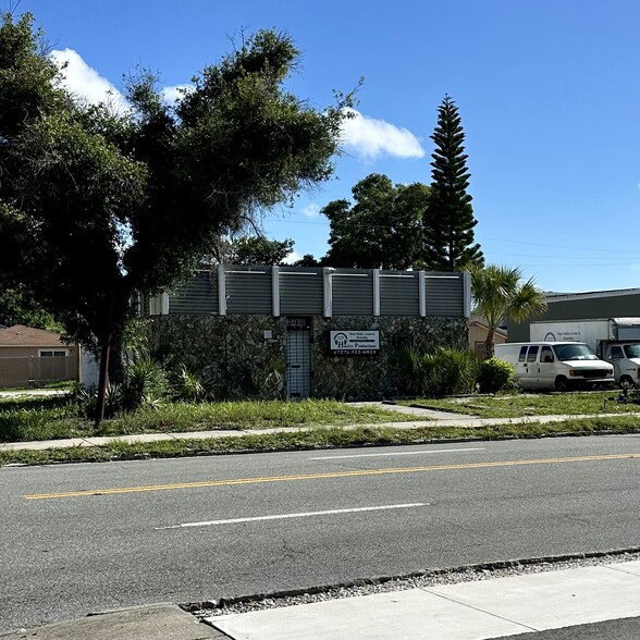 2463 5th Ave S, Saint Petersburg, FL à vendre - Photo de l’immeuble – Image 2 sur 5