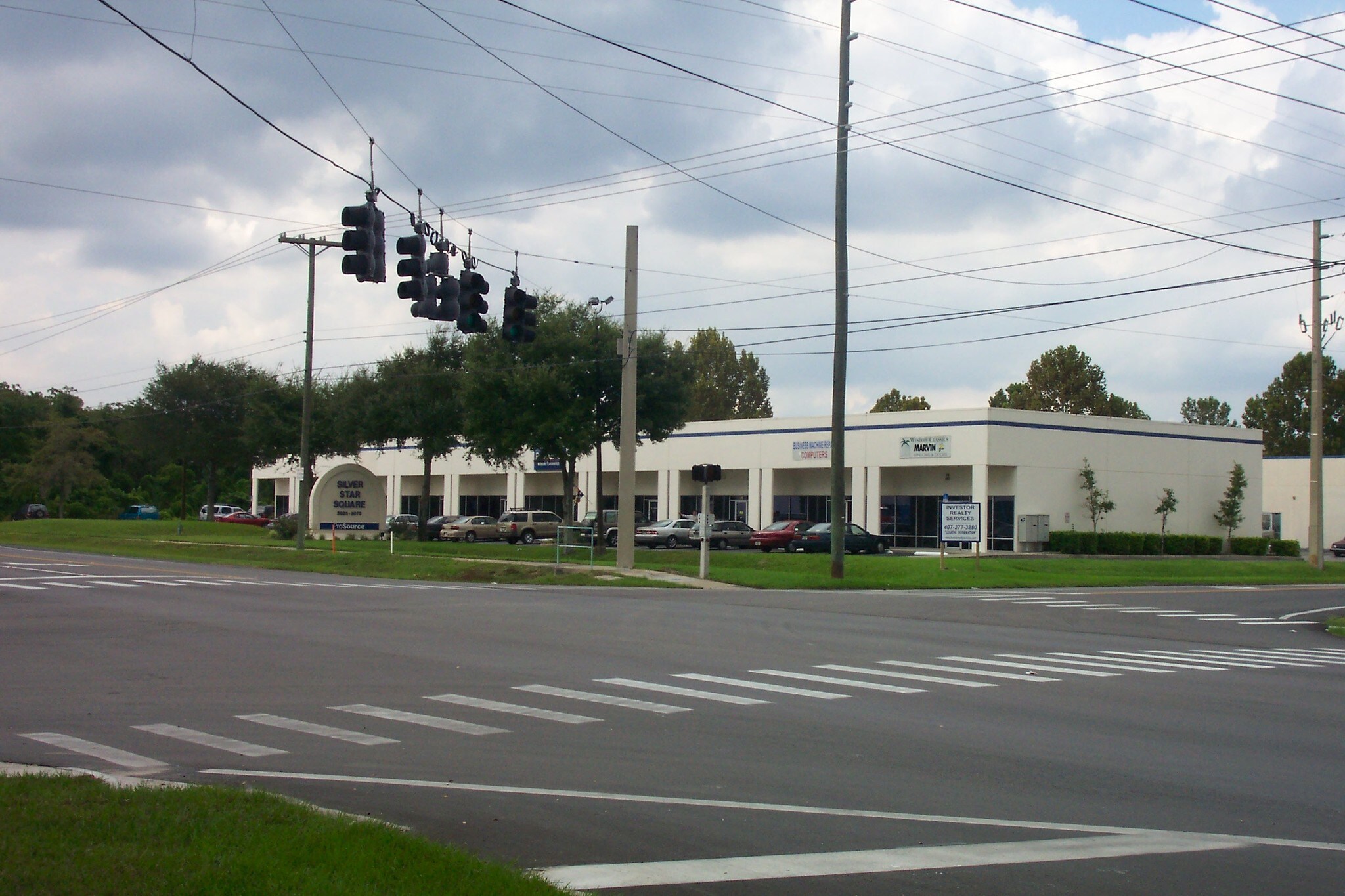 3025 Silver Star Rd, Orlando, FL à louer Photo de l’immeuble– Image 1 sur 9