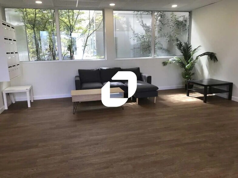 Bureau dans Canéjan à louer - Photo de l’immeuble – Image 2 sur 20