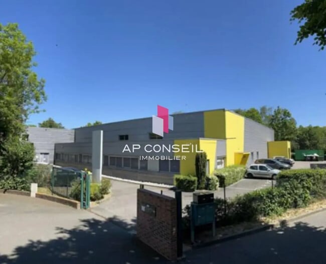 Plus de détails pour Bureau, Local d'activités à louer