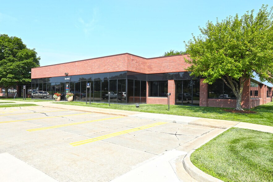 7101-7199 Vista Dr, West Des Moines, IA à louer - Photo principale – Image 1 sur 14