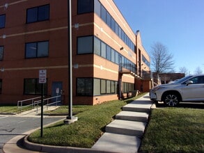 46396 Benedict Dr, Sterling, VA à louer Photo de l’immeuble– Image 1 sur 34