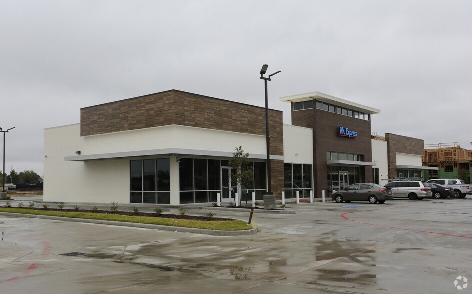 2404 Greenhouse Rd, Houston, TX à vendre - Photo de l’immeuble – Image 2 sur 3