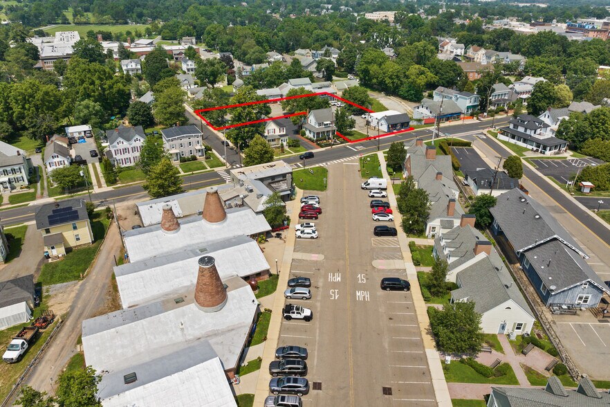 39 Mine St, Flemington, NJ à vendre - Photo de l’immeuble – Image 1 sur 52